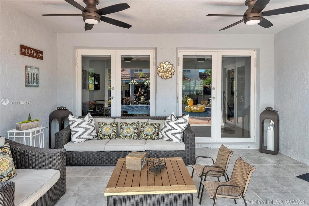 Recently Sold: $650,000 (4 beds, 3 baths, 2306 Square Feet)