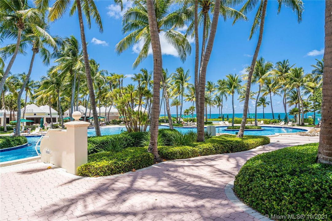 Recently Sold: $3,600,000 (3 beds, 4 baths, 3084 Square Feet)