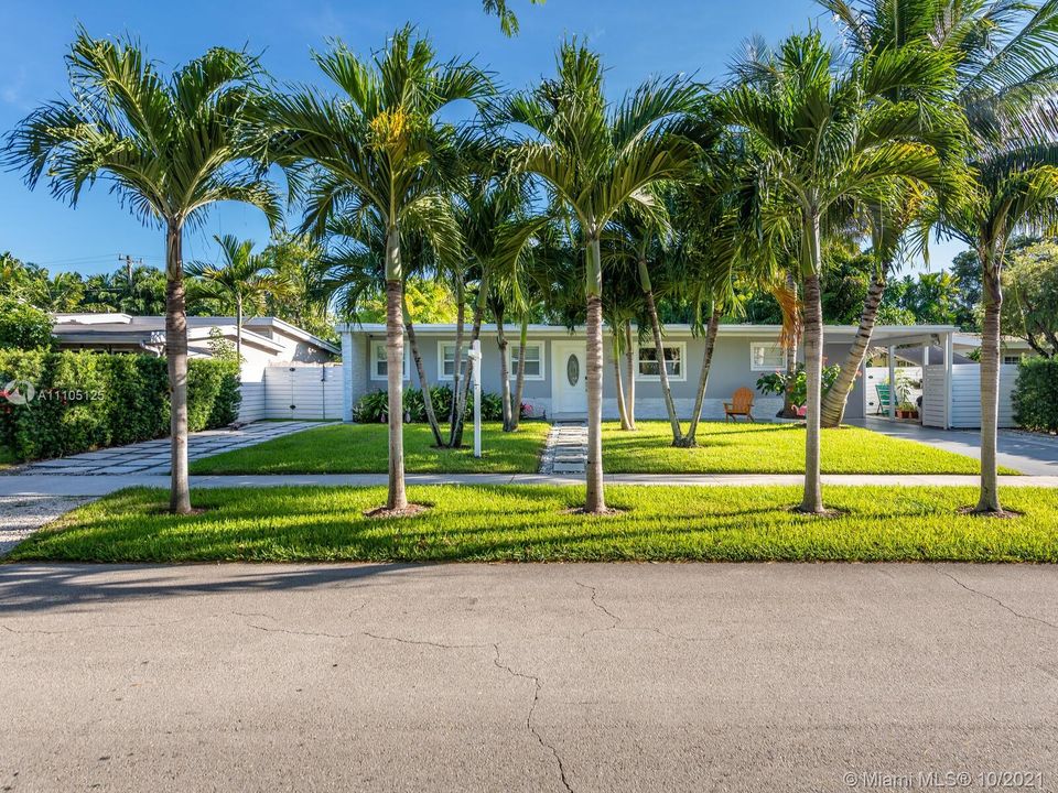 Recently Sold: $975,000 (3 beds, 2 baths, 1907 Square Feet)