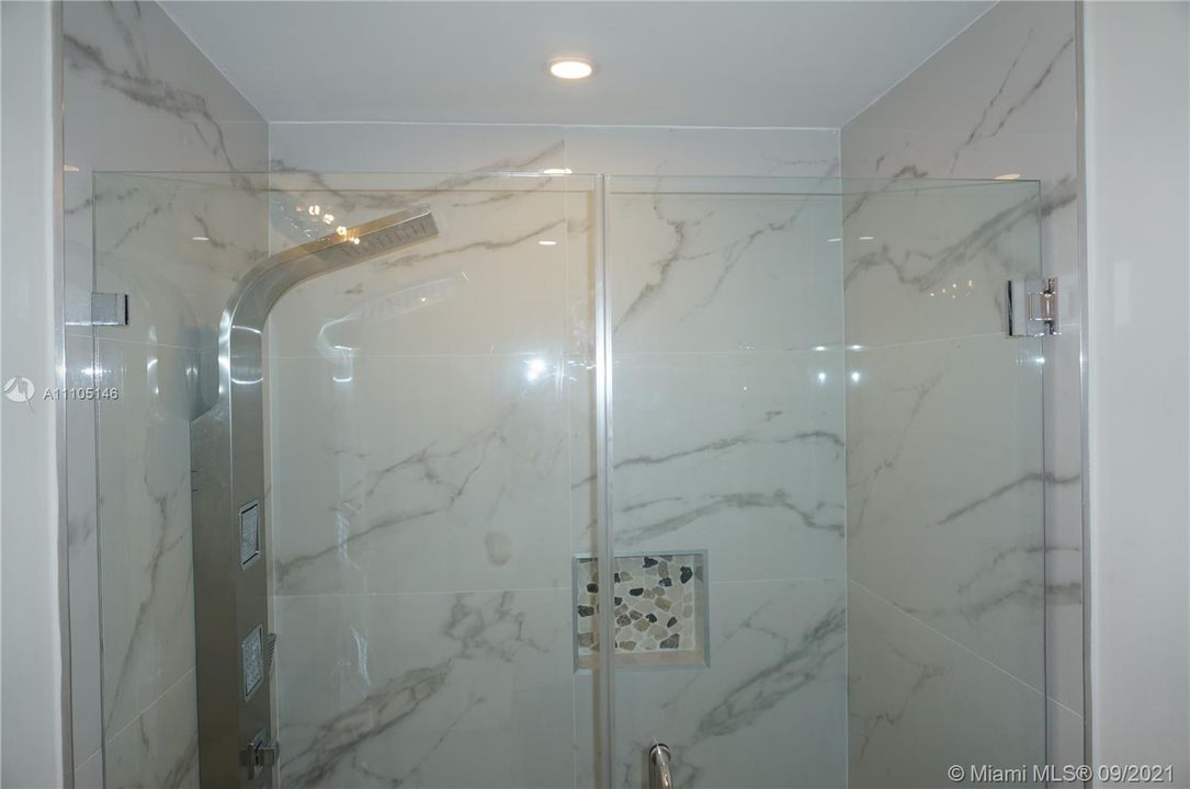 最近售出: $699,900 (3 贝兹, 2 浴室, 1154 平方英尺)