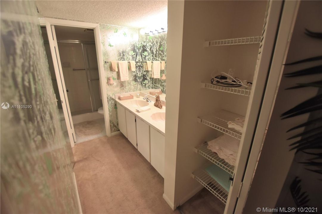 Недавно продано: $145,000 (2 спален, 2 ванн, 1360 Квадратных фут)