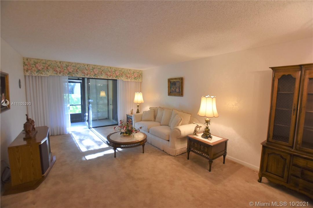 Недавно продано: $145,000 (2 спален, 2 ванн, 1360 Квадратных фут)