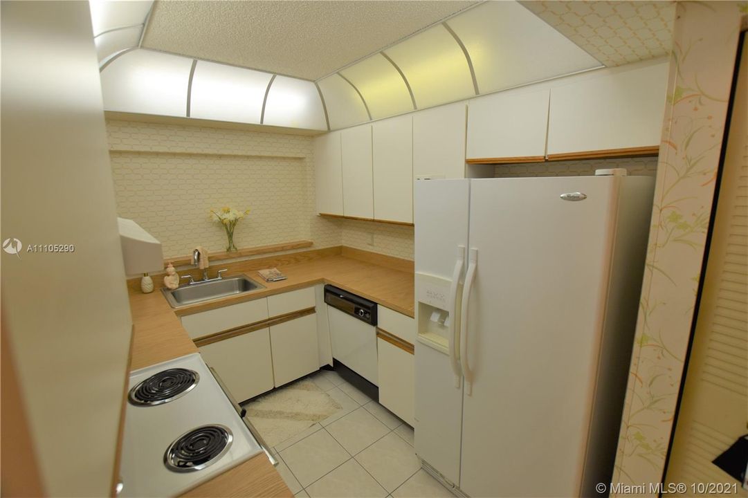 Недавно продано: $145,000 (2 спален, 2 ванн, 1360 Квадратных фут)