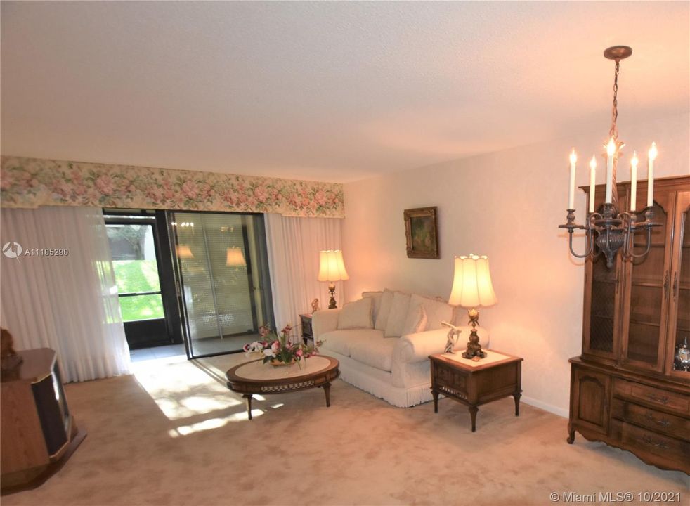 Недавно продано: $145,000 (2 спален, 2 ванн, 1360 Квадратных фут)