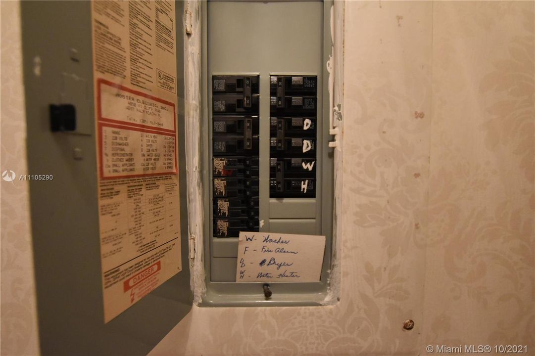 Недавно продано: $145,000 (2 спален, 2 ванн, 1360 Квадратных фут)