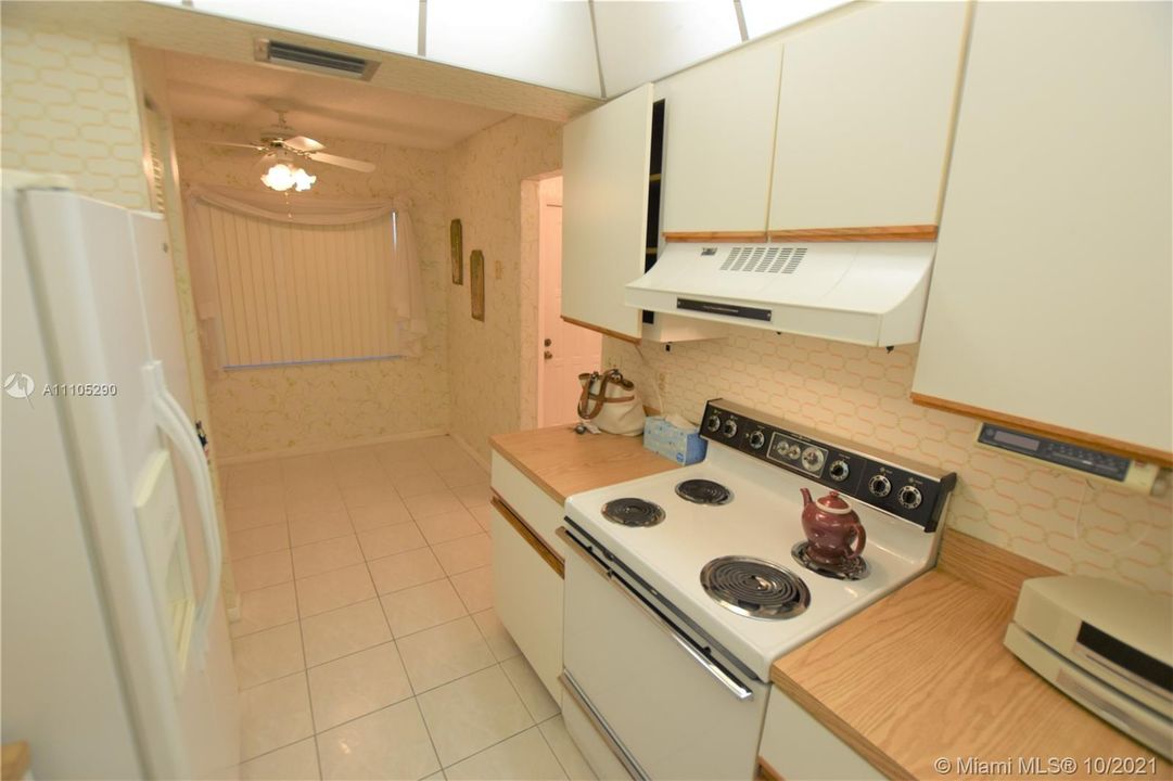 Недавно продано: $145,000 (2 спален, 2 ванн, 1360 Квадратных фут)