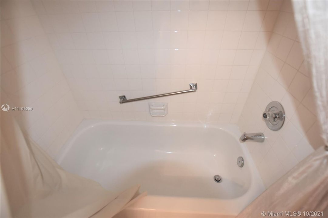 Недавно продано: $145,000 (2 спален, 2 ванн, 1360 Квадратных фут)