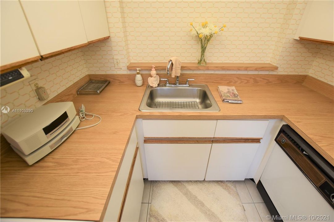 Недавно продано: $145,000 (2 спален, 2 ванн, 1360 Квадратных фут)