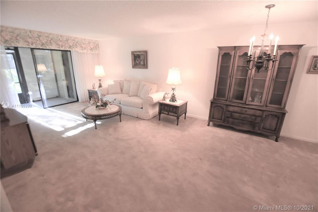 Недавно продано: $145,000 (2 спален, 2 ванн, 1360 Квадратных фут)