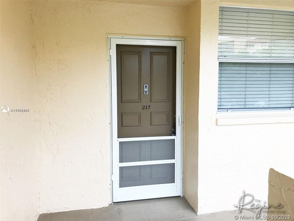 Recently Rented: $1,350 (2 beds, 2 baths, 1100 Square Feet)