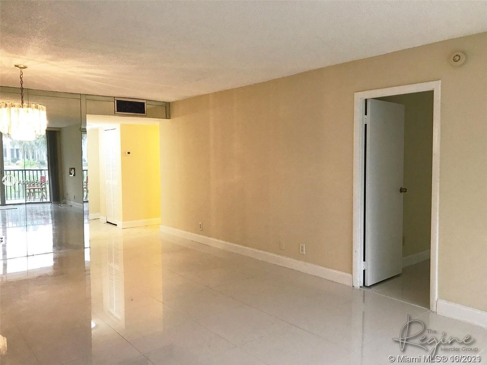 Recently Rented: $1,350 (2 beds, 2 baths, 1100 Square Feet)