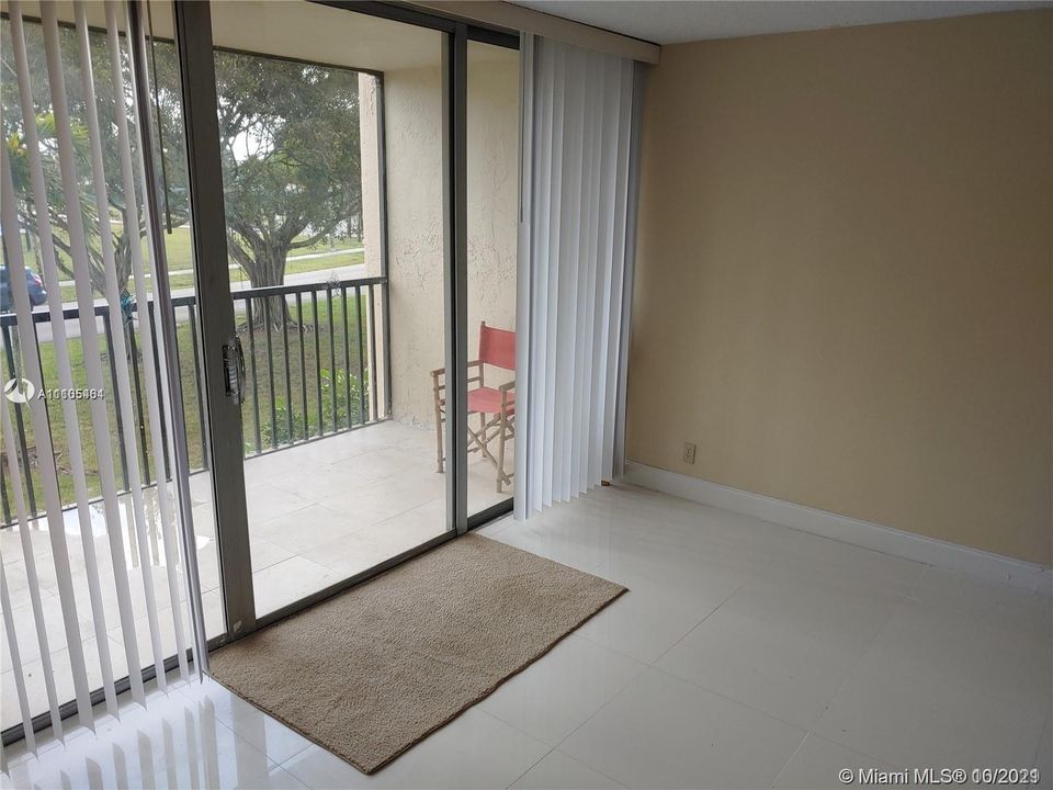 Recently Rented: $1,350 (2 beds, 2 baths, 1100 Square Feet)