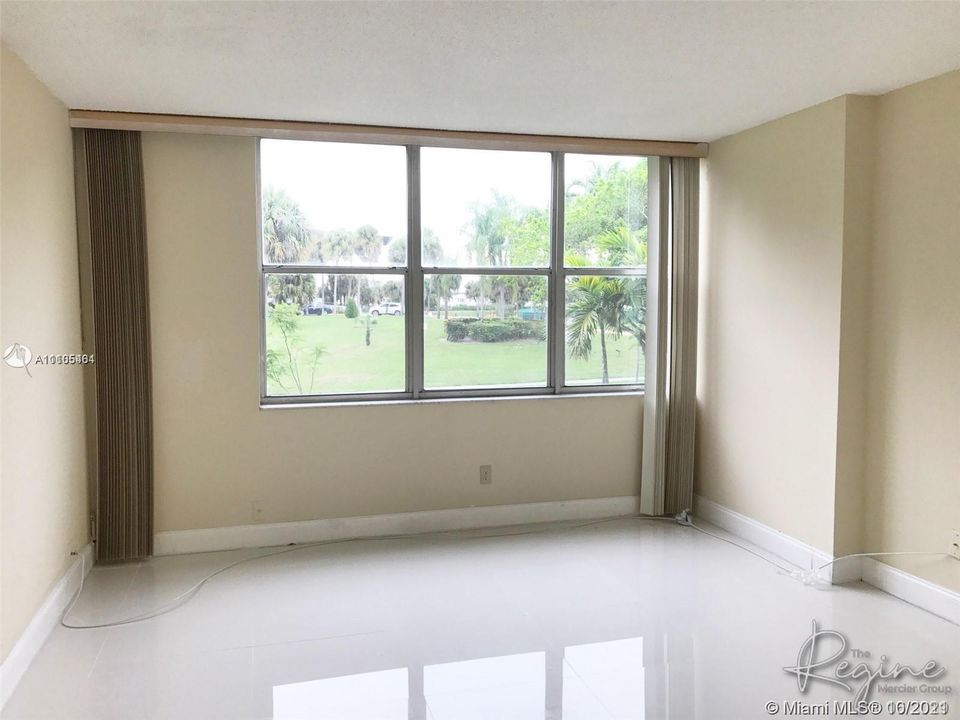 Recently Rented: $1,350 (2 beds, 2 baths, 1100 Square Feet)