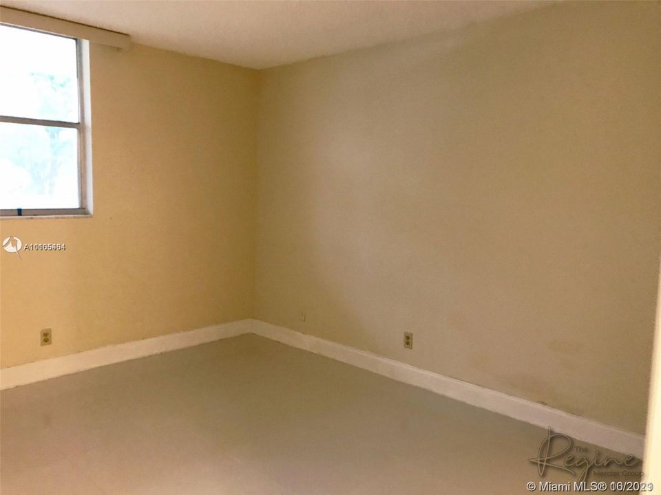 Recently Rented: $1,350 (2 beds, 2 baths, 1100 Square Feet)