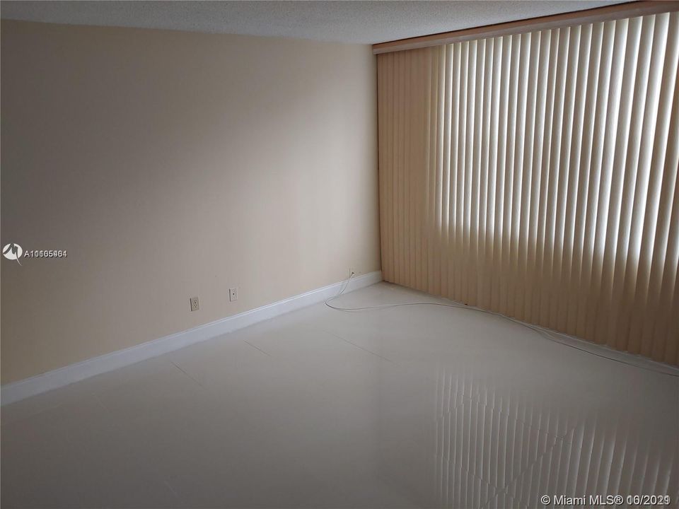 Recently Rented: $1,350 (2 beds, 2 baths, 1100 Square Feet)