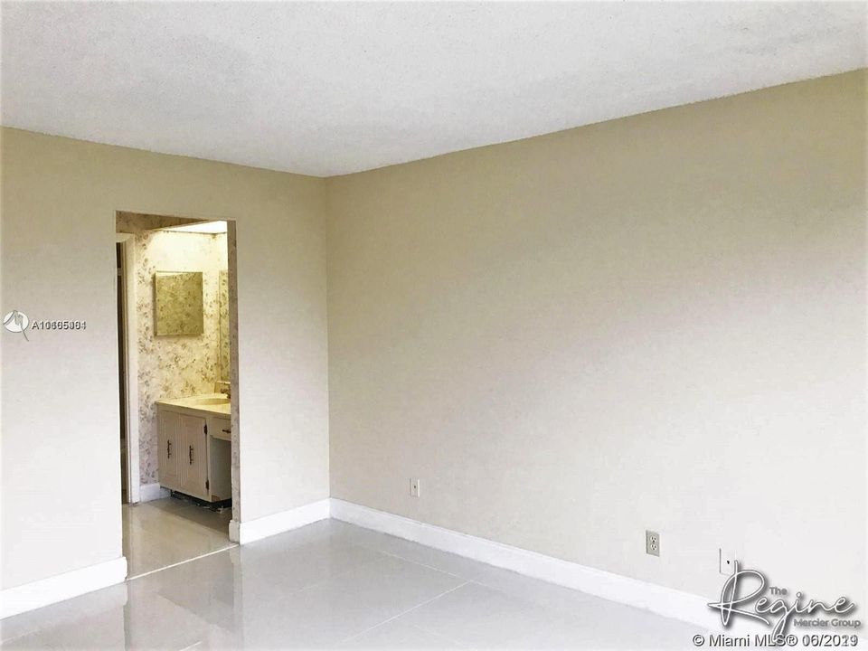 Recently Rented: $1,350 (2 beds, 2 baths, 1100 Square Feet)