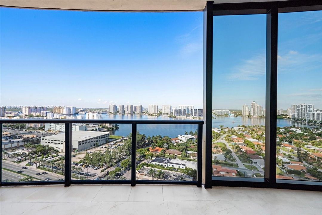 Recently Sold: $4,850,000 (3 beds, 4 baths, 3171 Square Feet)
