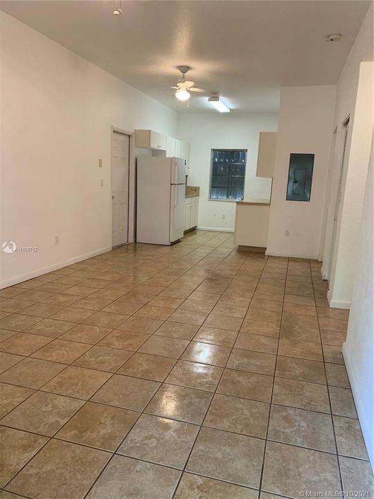 Recently Sold: $469,000 (2 beds, 1 baths, 1051 Square Feet)