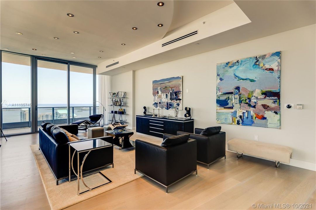Recently Sold: $2,950,000 (3 beds, 4 baths, 3362 Square Feet)