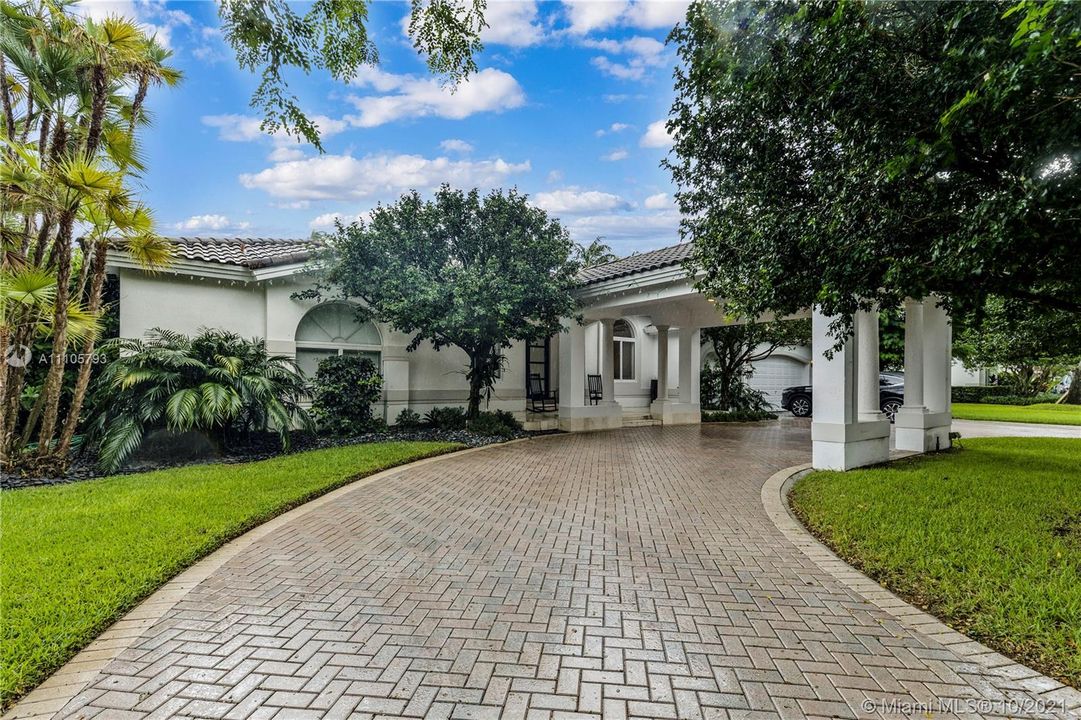 Recently Sold: $1,800,000 (5 beds, 4 baths, 3205 Square Feet)