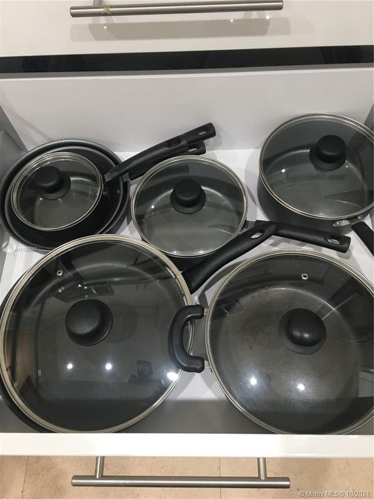 最近租的: $3,500 (2 贝兹, 2 浴室, 1100 平方英尺)