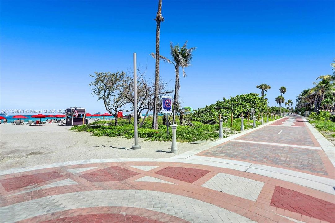 Recently Sold: $3,430,000 (3 beds, 3 baths, 1980 Square Feet)
