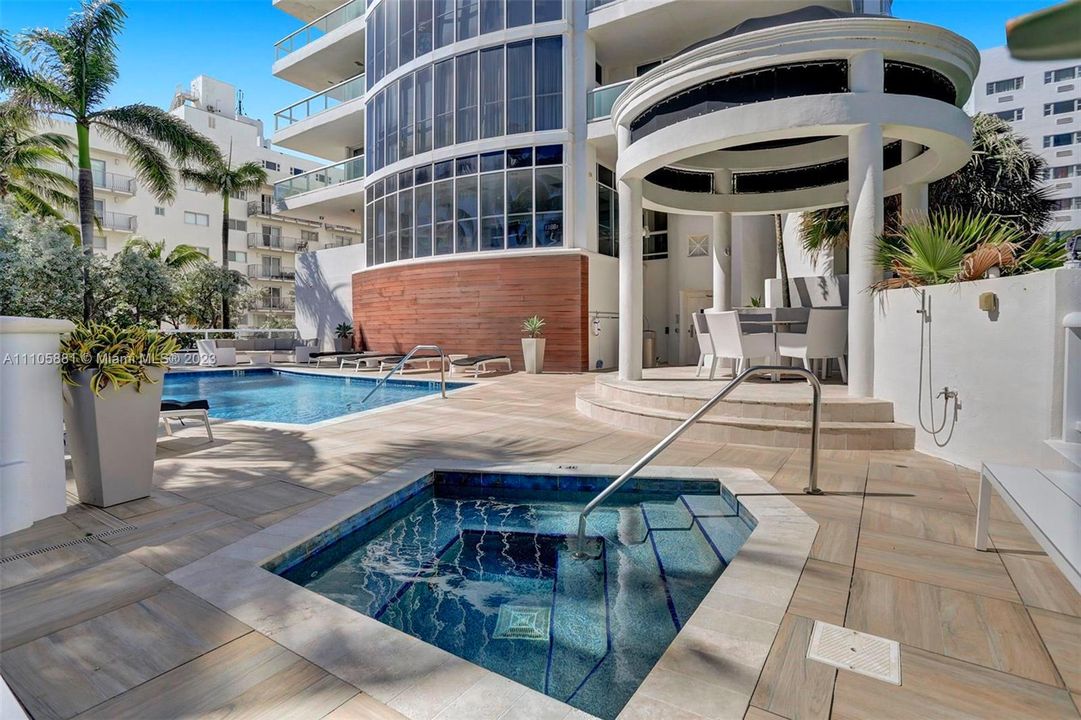 Recently Sold: $3,430,000 (3 beds, 3 baths, 1980 Square Feet)