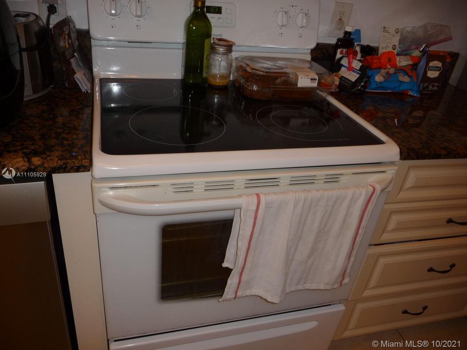 Vendido Recientemente: $221,000 (2 camas, 1 baños, 1024 Pies cuadrados)