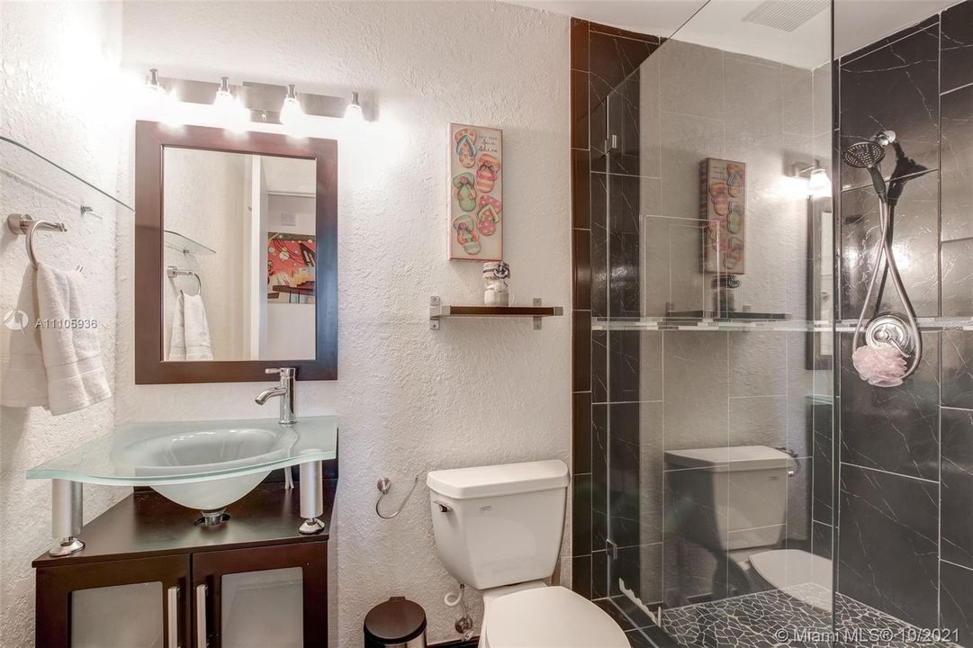 最近售出: $465,000 (2 贝兹, 2 浴室, 1160 平方英尺)