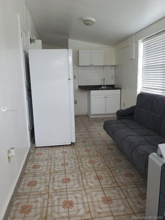 Recently Rented: $575 (1 beds, 1 baths, 1584 Square Feet)