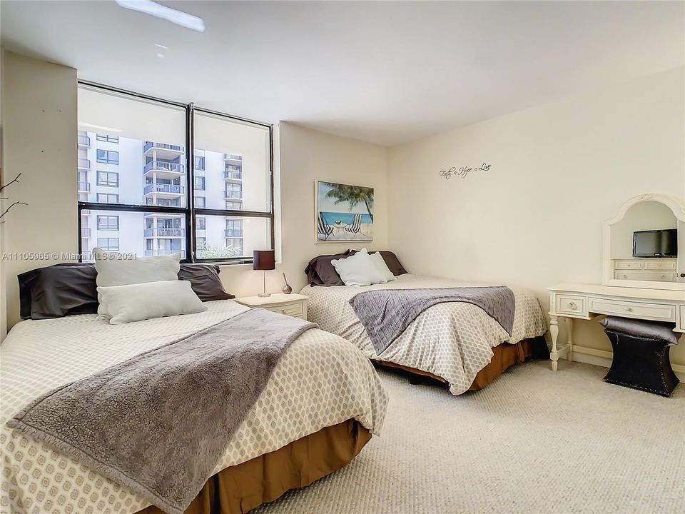 Recently Sold: $669,000 (2 beds, 2 baths, 1434 Square Feet)