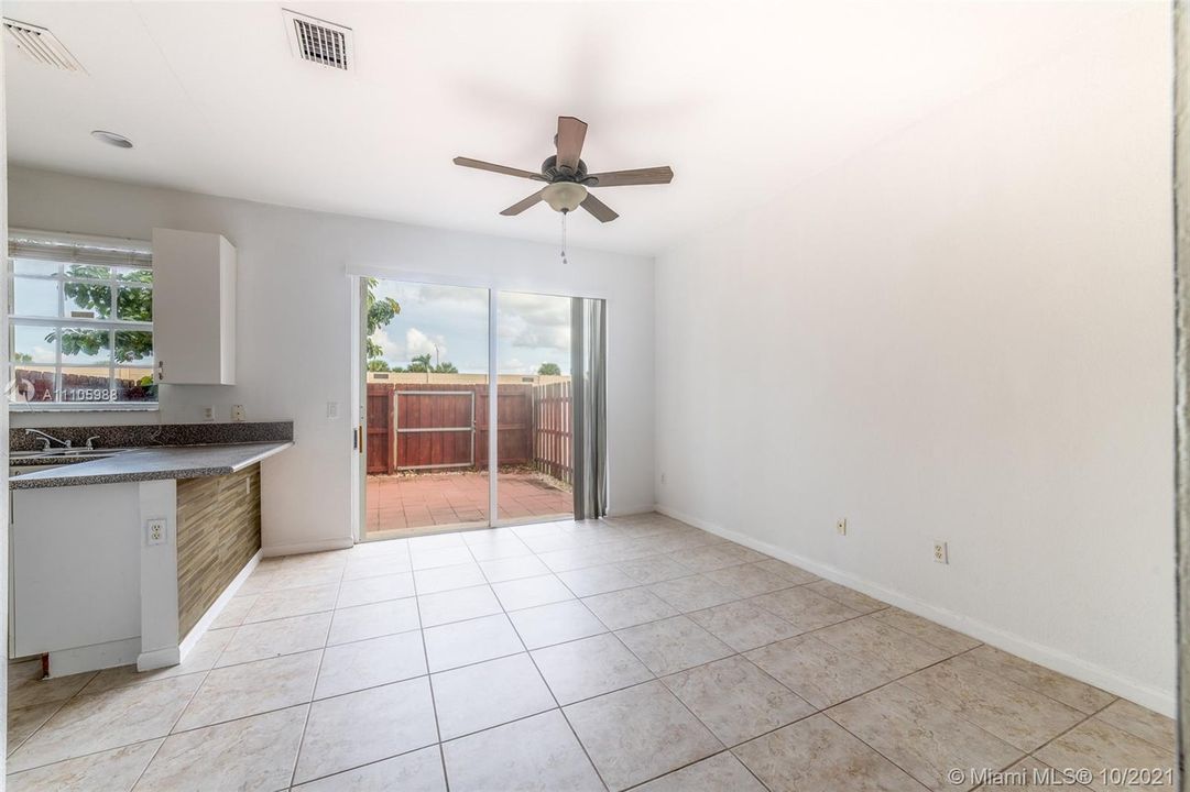 Recently Sold: $255,000 (3 beds, 2 baths, 1564 Square Feet)