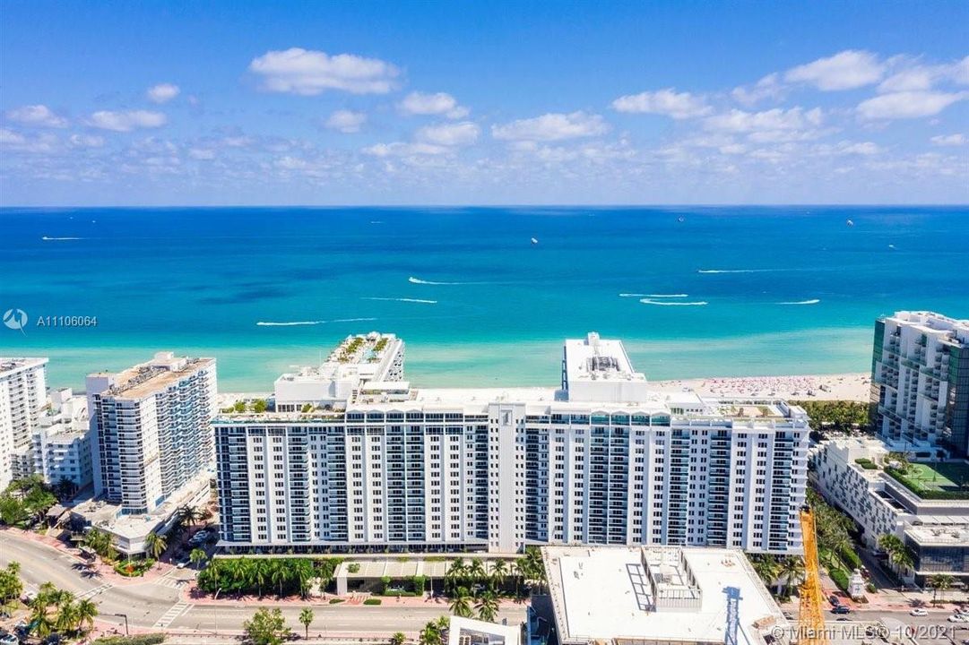 Recently Sold: $5,100,000 (2 beds, 2 baths, 1386 Square Feet)