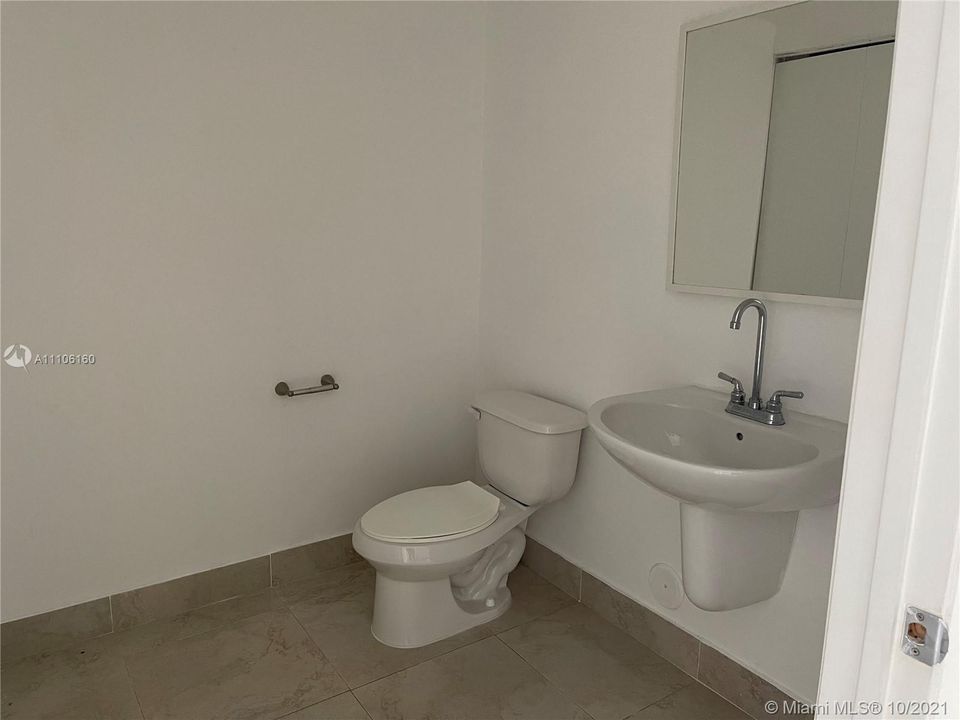 最近租的: $2,100 (1 贝兹, 1 浴室, 795 平方英尺)