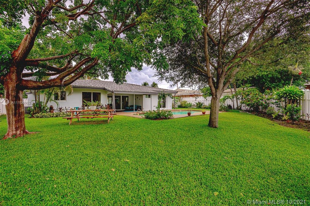 Recently Rented: $4,200 (2 beds, 2 baths, 1310 Square Feet)