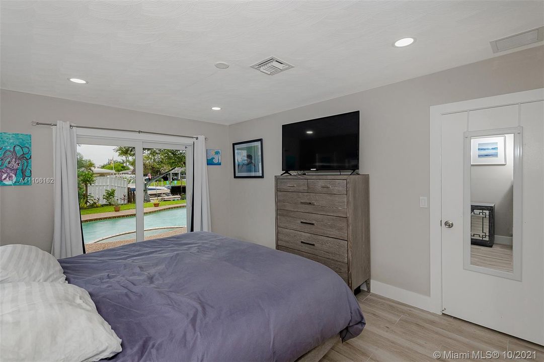 Recently Rented: $4,200 (2 beds, 2 baths, 1310 Square Feet)