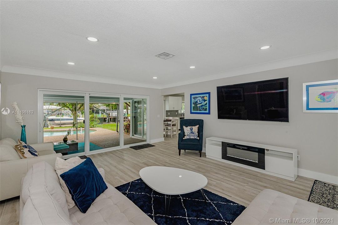 Recently Rented: $4,200 (2 beds, 2 baths, 1310 Square Feet)