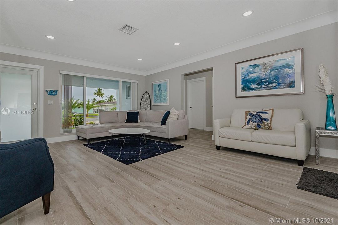 Recently Rented: $4,200 (2 beds, 2 baths, 1310 Square Feet)