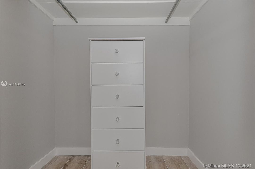 Recently Rented: $4,200 (2 beds, 2 baths, 1310 Square Feet)