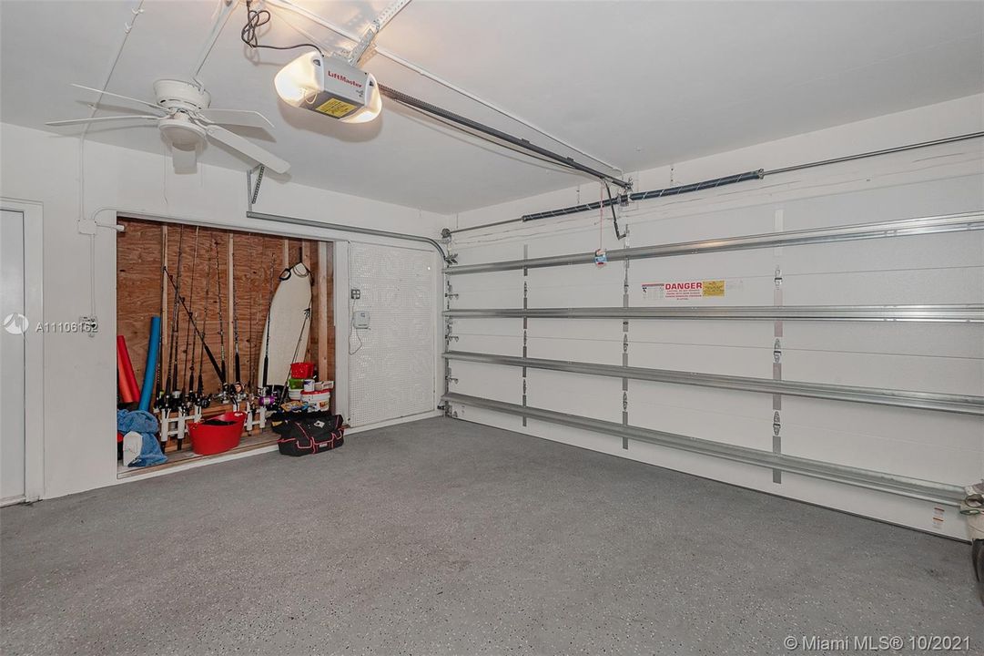 Recently Rented: $4,200 (2 beds, 2 baths, 1310 Square Feet)