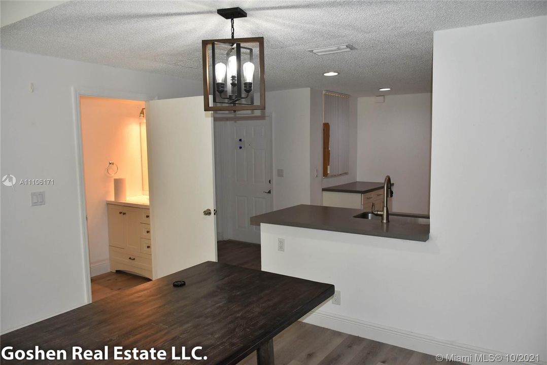 Recently Rented: $2,550 (2 beds, 2 baths, 1131 Square Feet)