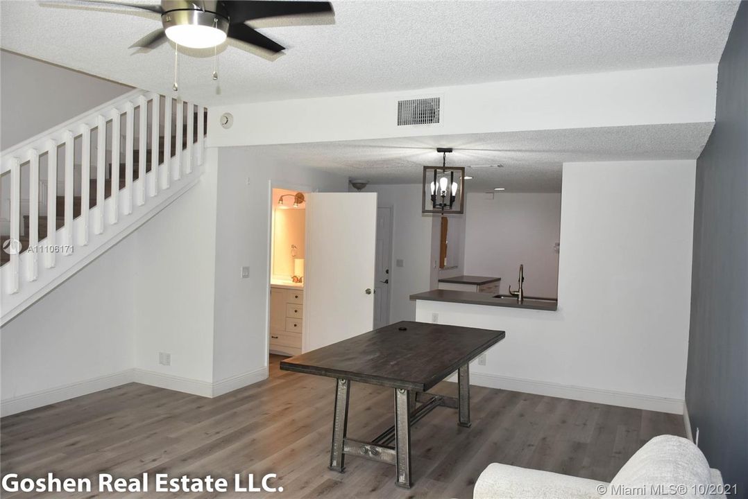 Recently Rented: $2,550 (2 beds, 2 baths, 1131 Square Feet)