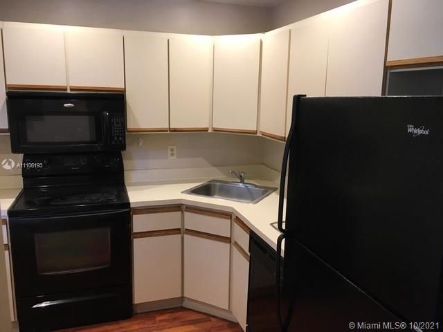 Recently Sold: $149,900 (1 beds, 1 baths, 718 Square Feet)