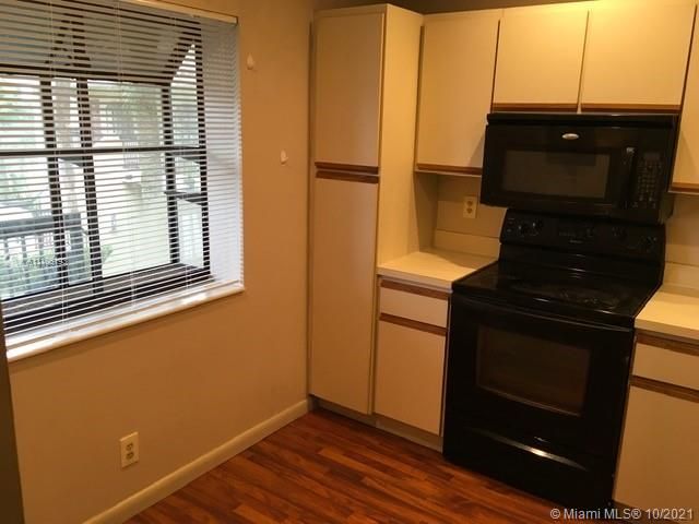 Recently Sold: $149,900 (1 beds, 1 baths, 718 Square Feet)