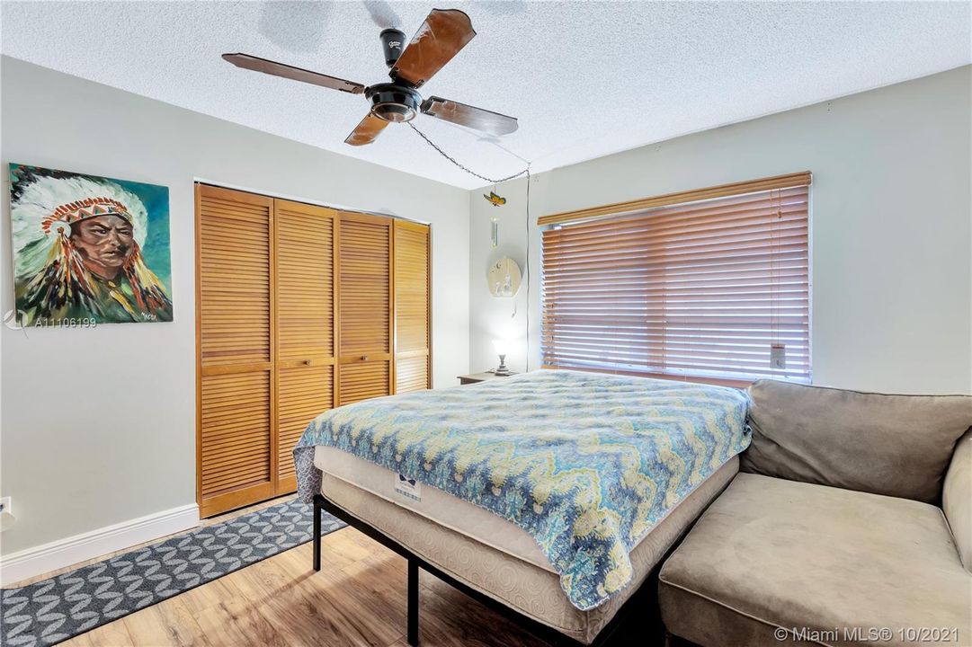 Recently Sold: $399,999 (3 beds, 2 baths, 1662 Square Feet)