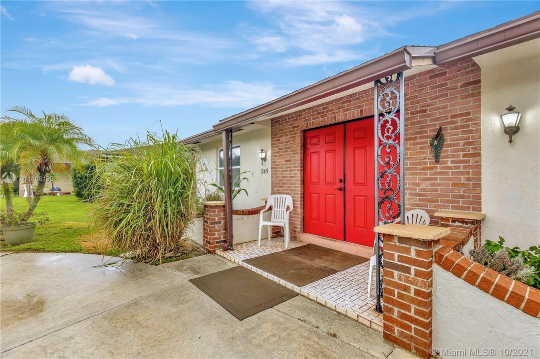 Recently Sold: $399,999 (3 beds, 2 baths, 1662 Square Feet)