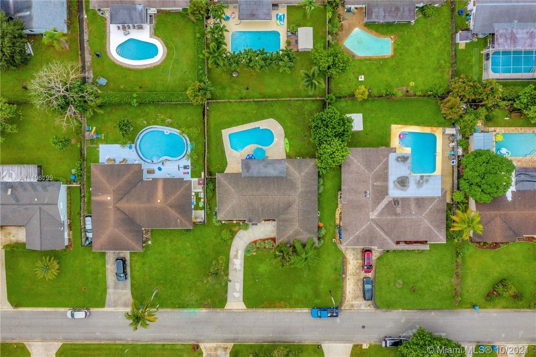 Recently Sold: $399,999 (3 beds, 2 baths, 1662 Square Feet)