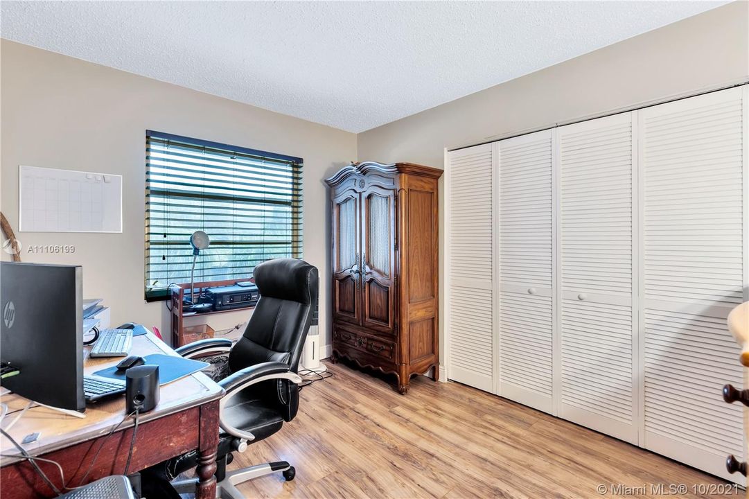 Recently Sold: $399,999 (3 beds, 2 baths, 1662 Square Feet)