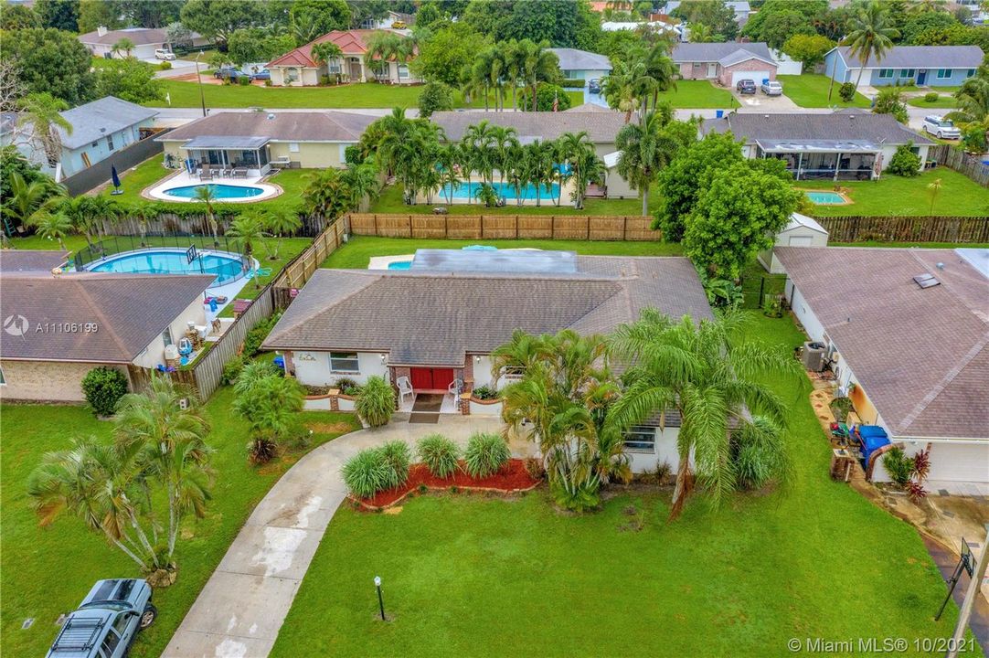 Recently Sold: $399,999 (3 beds, 2 baths, 1662 Square Feet)
