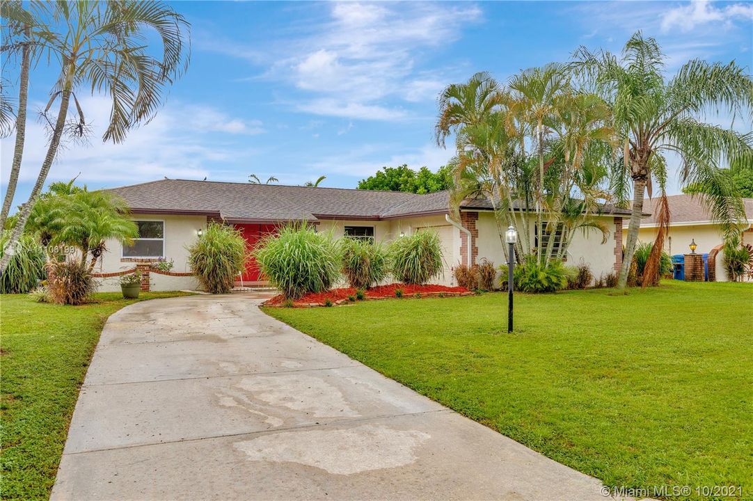 Recently Sold: $399,999 (3 beds, 2 baths, 1662 Square Feet)